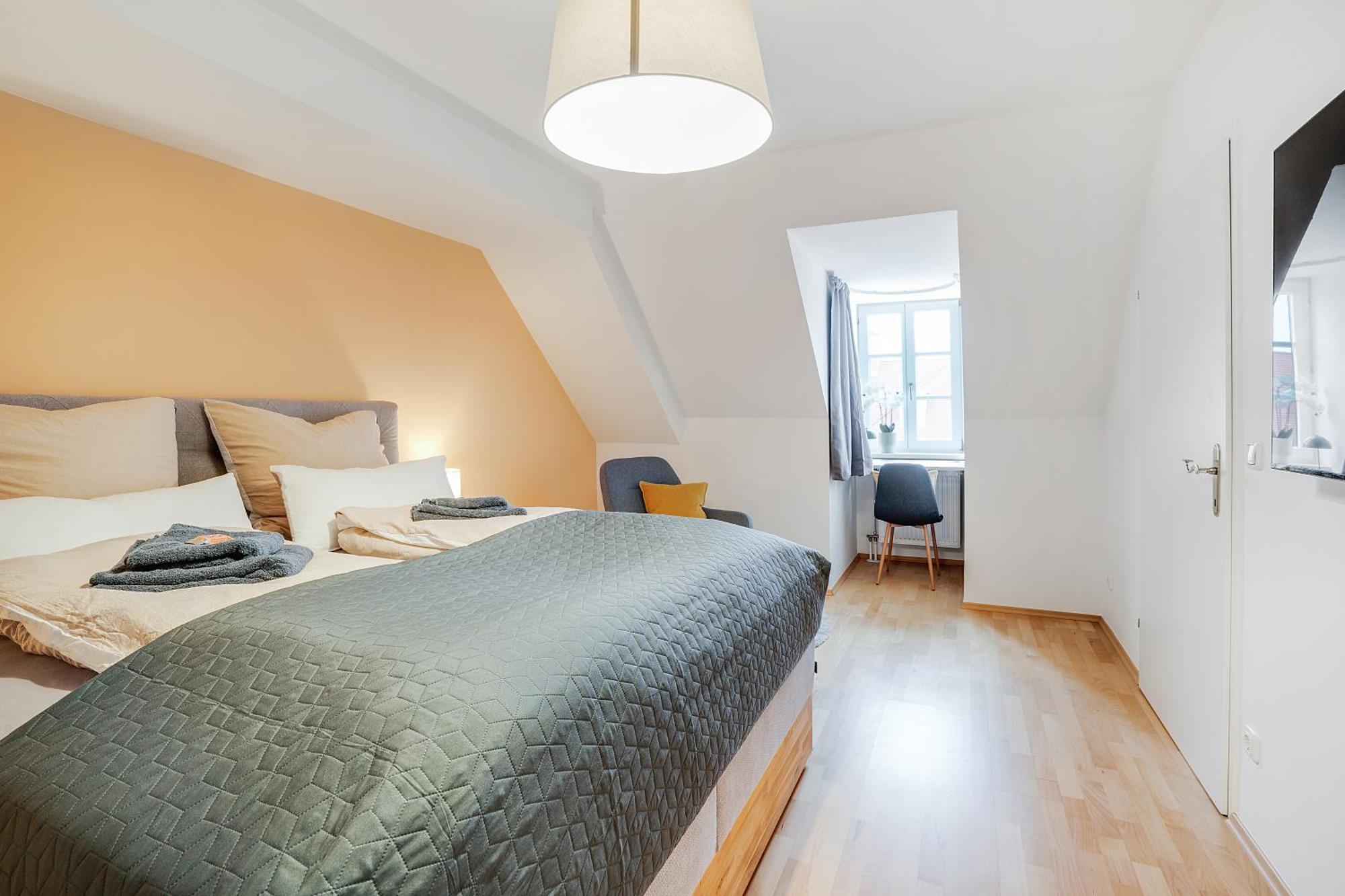 Urban Jungle Design - Historic City Center With Free Parking & Panoramic View By Hero Homes Graz Exterior photo