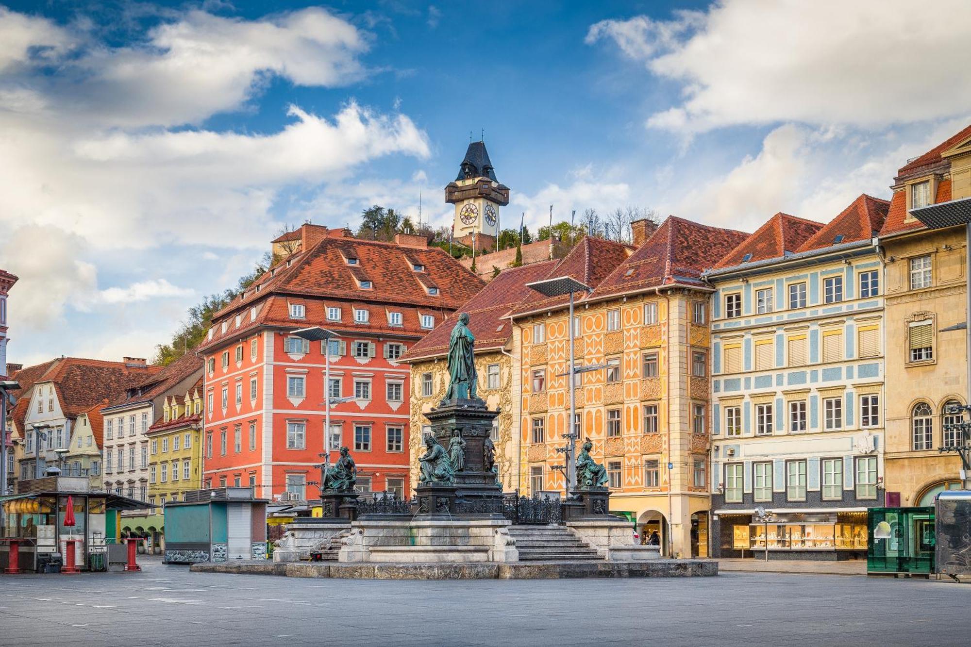 Urban Jungle Design - Historic City Center With Free Parking & Panoramic View By Hero Homes Graz Exterior photo
